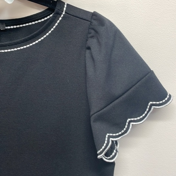 NWOT Ann Taylor Short Sleeve Pullover Top Embroidered Scalloped Sleeves SP - Picture 2 of 12